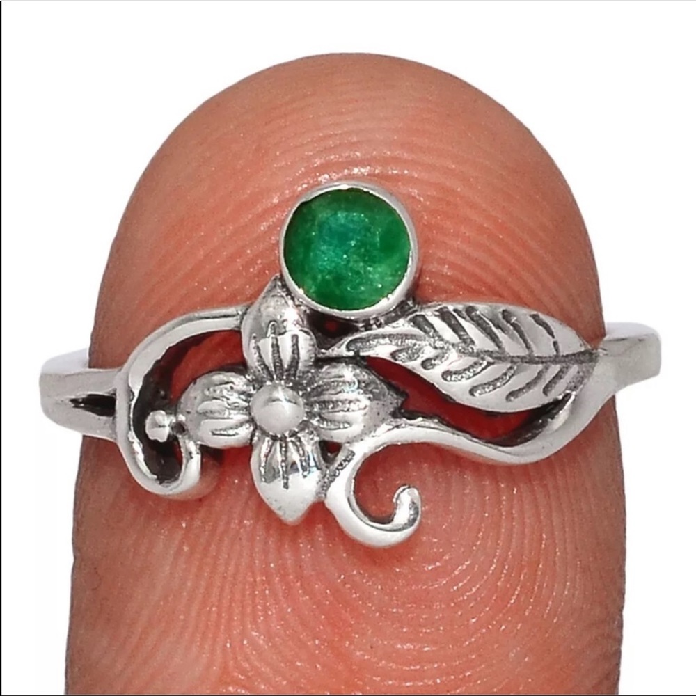BOUTIQUE EMERALD 925 STERLING SILVER RING, SZ 7.5